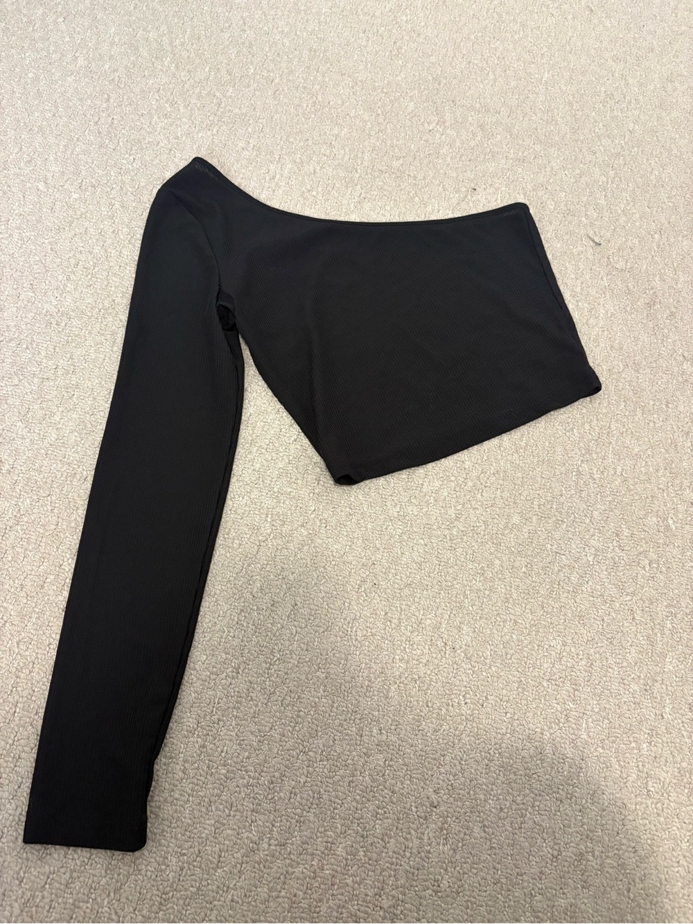 SHEIN Black One-Shoulder Long Sleeve Crop Top